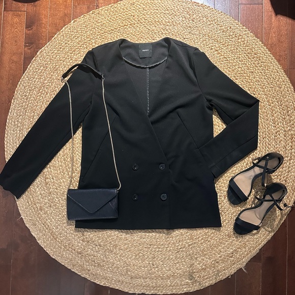 Forever 21 Black Blazer - Picture 3 of 5